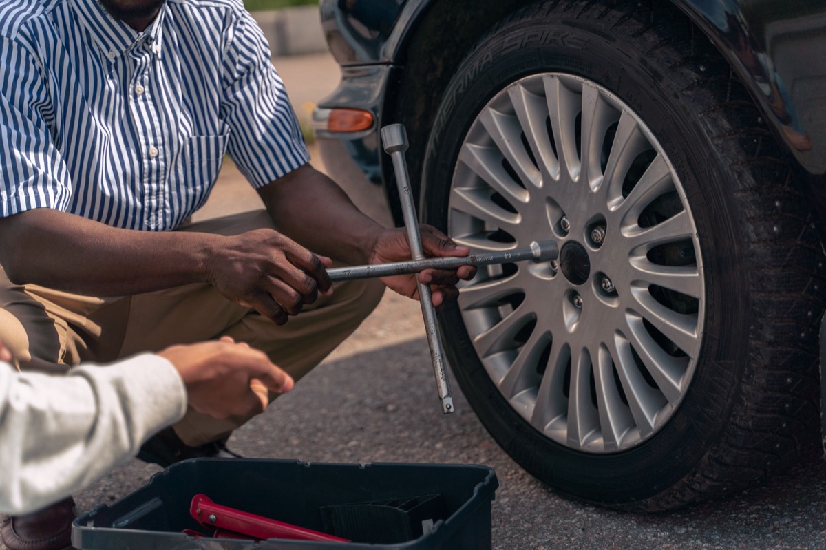 Outils de vérification pour entretien automobile
