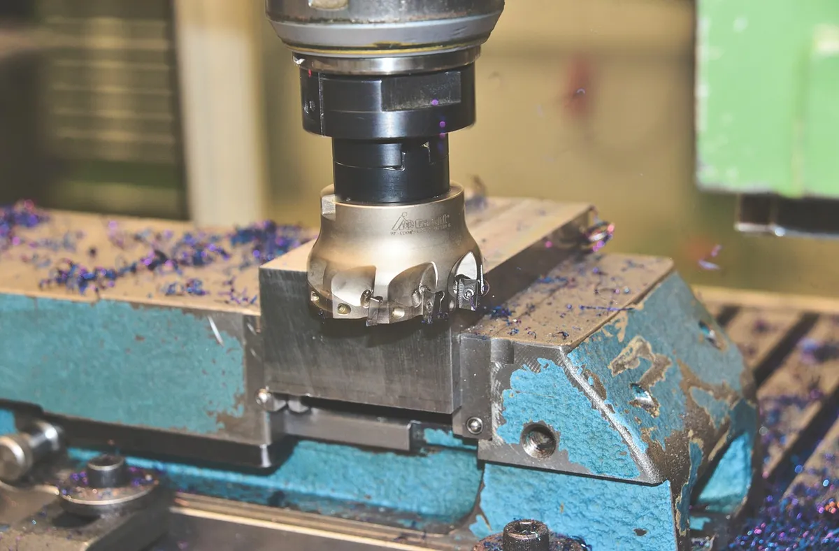 鑽削刀具、金屬碎屑、工具、鑽削、產業、切割工具、CNC、加工、鑽削機床、機床、金屬、金屬建築、CNC機床、製造